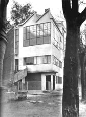 Casa y estudio Ozenfant, París (1922), junto con Le Corbusier.