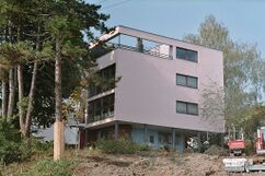 Casa Citrohan en la Colonia Weissenhof, Stuttgart (1927), junto con Le Corbusier.