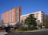 Hospital Río Carrión, Palencia (1976-1983) junto con Alonso Casares Ávila