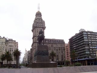 Urbipedia:Palacio Salvo, Montevideo, Uruguay.