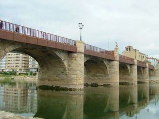 Tajamares semicirculares en las pilas del Puente de Carlos III