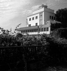 Urbipedia:Villa Savarese, Nápoles (1936-1942)