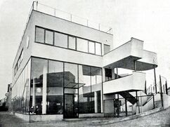 Urbipedia:Edificio Tatra (taller vehículos y vivienda) en Kolín (1930-1932)