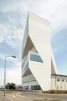 Urbipedia:Torre de la fundación Prada de OMA.