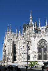 Apse exterior-Duomo (Milan).jpg