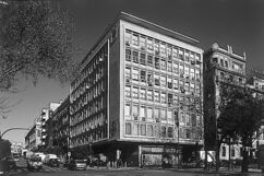 Urbipedia:Edificio Bayer, Madrid (1955-1956), junto con José Antonio Domínguez Salazar