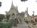 Bodegas Güell, Sitges (1895–1897)