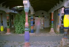 Urbipedia:Lavatorios de Hundertwasser en Kawakawa