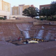 Urbipedia:Jardines de Agua de Fort Worth, Texas (1974)