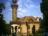 El Capricho, Comillas (1883-1885)