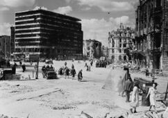 Potsdamer Platz 1945.jpg