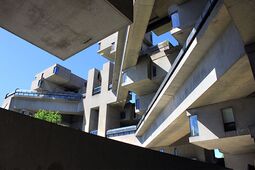 MosheSafdie.Habitat67.6.jpg