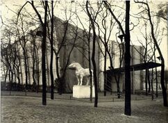 Pabellón de los Tiempos Nuevos, París (1937), junto con Le Corbusier.