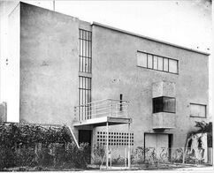 Casa Besnus, Vaucresson (1922), junto con Le Corbusier.