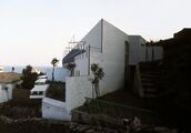 Apartamentos Colomer, Cadaqués (1975), junto con Oscar Tusquets