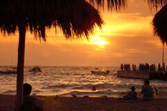 Atardecer en Playa Los Muertos