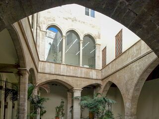 Urbipedia:Patio de la Casa del Almirante