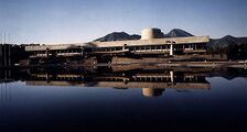 Edificio CEPAL (Comisión Económica para América Latina, dependiente de las Naciones Unidas), Santiago, Chile (1960-1966), junto con Christian De Groote y Roberto Goycoolea