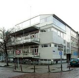 Escuela Montessori, Ámsterdam (1933-1936), junto con Mart Stam y Lotte Stam-Beese