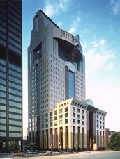 Edificio Humana, Louisville (1985)