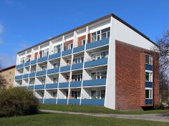 Edificio de viviendas en Östra Sorgenfri , Malmö (1952-1953), junto con Fritz Jaenecke.